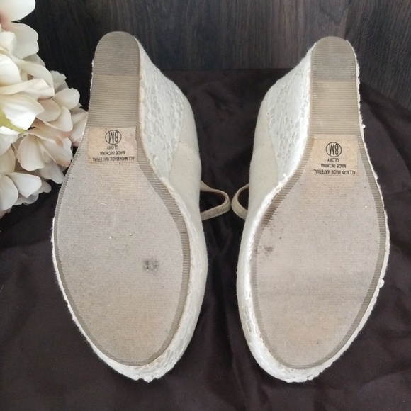 SOLD!  SODA  Wedges - Picture 5 of 7